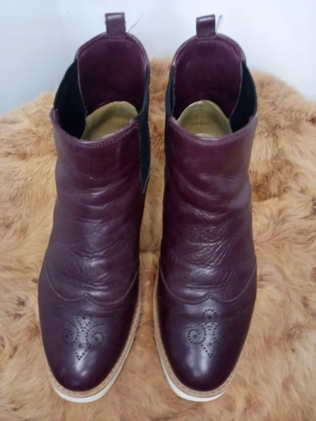 Bota Dumond em couro legitimo cano alto tam.36