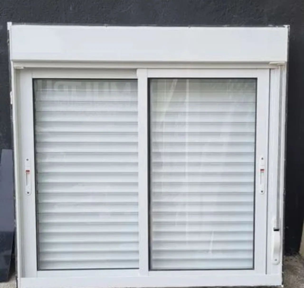 Janela com persiana linha gold  - Foto 5