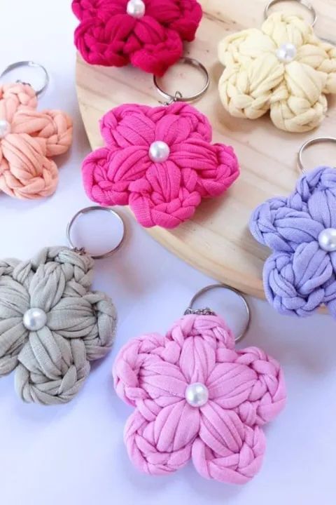 Chaveiros de crochê em formato e cor a escolha 