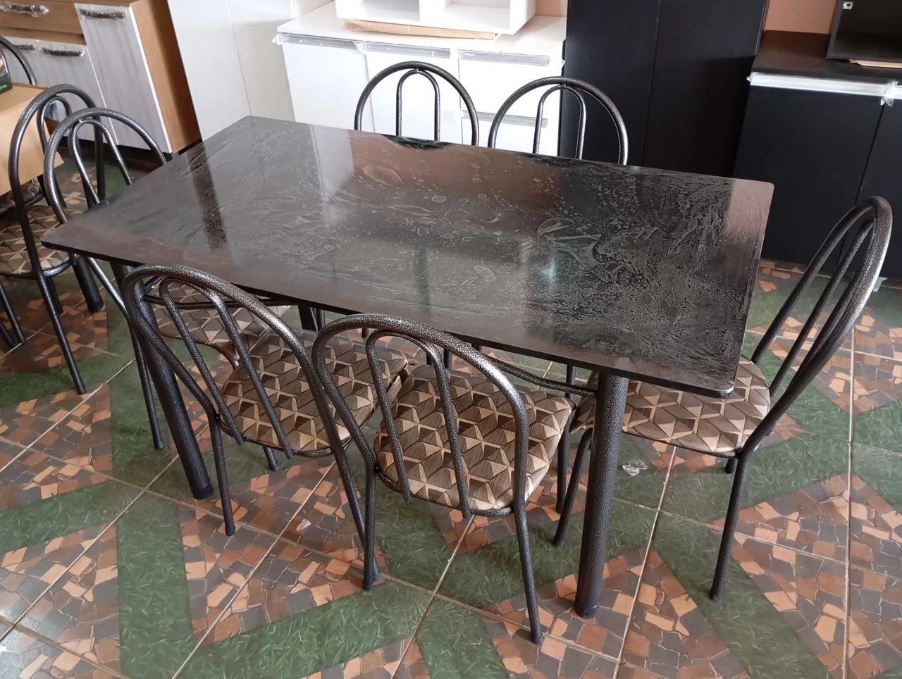 Mesa com 6 cadeiras, tampo em ardósia. - Foto 2