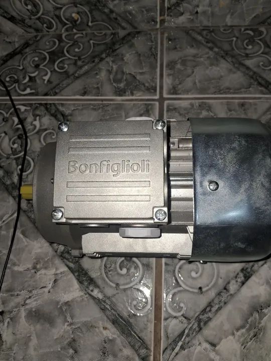 Motor Elétrico Bonfiglioli 71C4 - 0,55kW - 230/400V - 50/60Hz - Foto 3