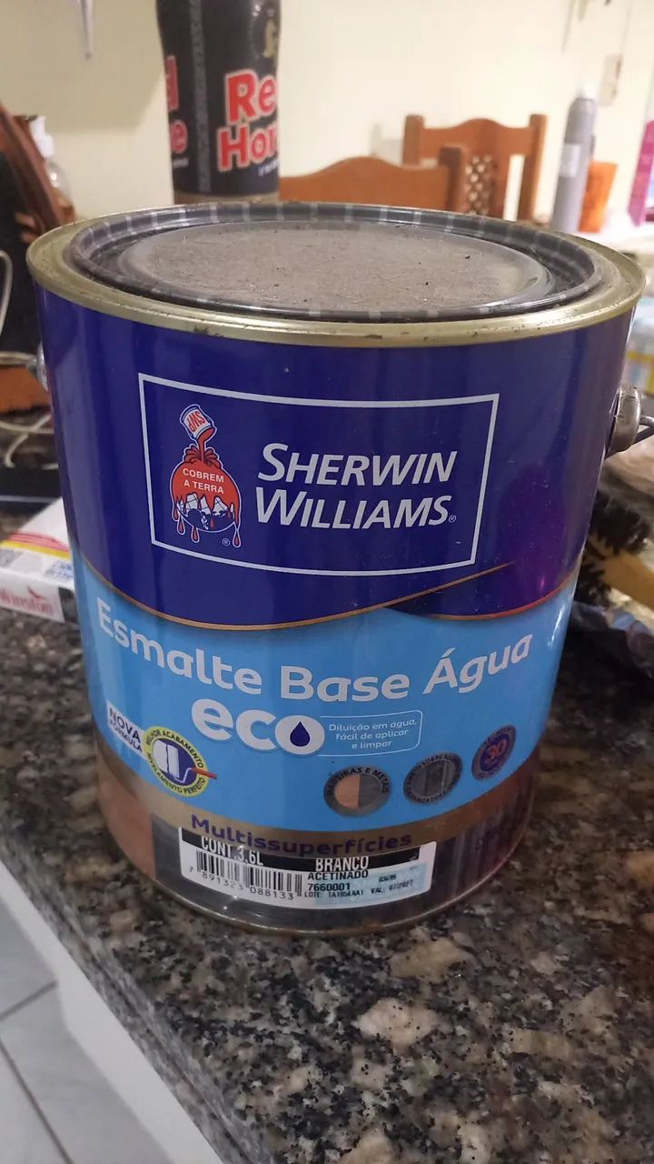 Tinta esmalte a base de água 