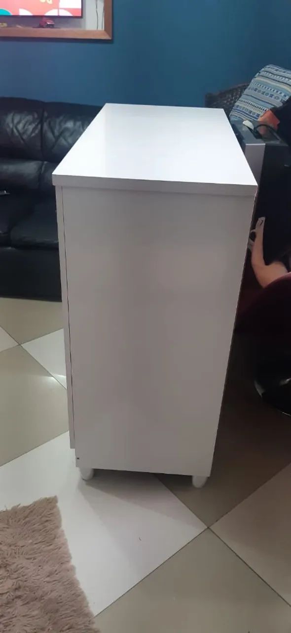 Cômoda branca de 4 gavetas com 1 porta - Foto 5
