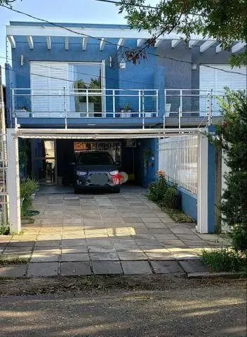 Sobrado com 3 dormitórios à venda, 193 m² por R$ 728.000,00 - Vila Ipiranga - Porto Alegre