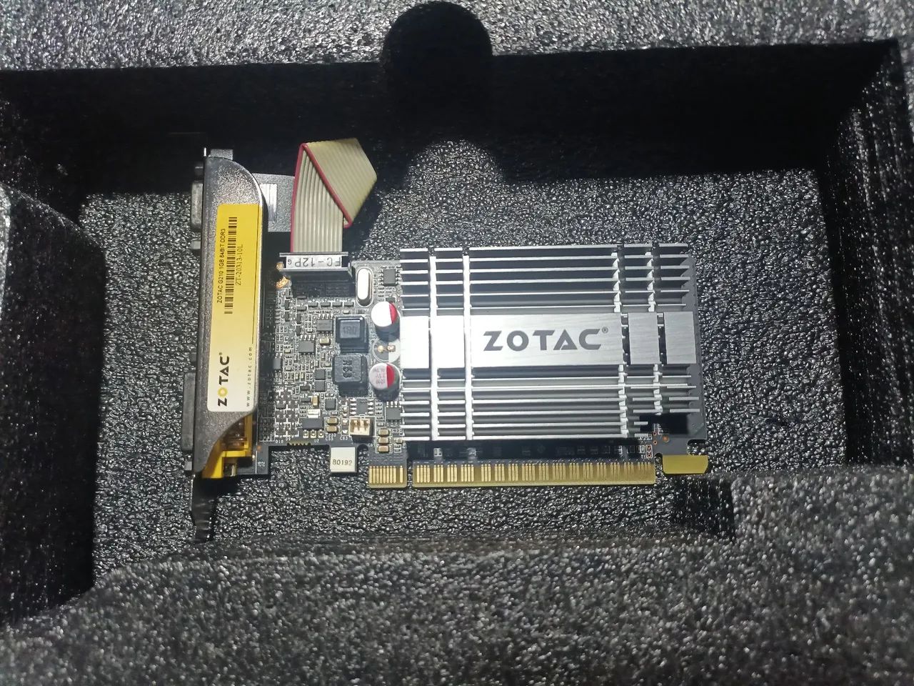 Placa de Vídeo ZOTAC GeForce G210 1GB