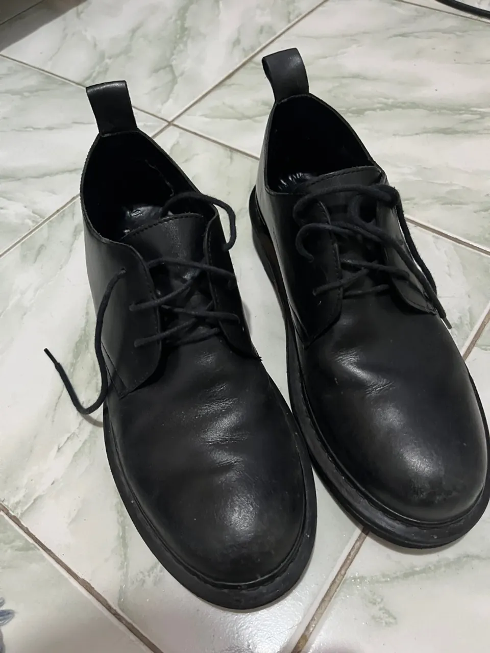 Sapatos de Couro Preto