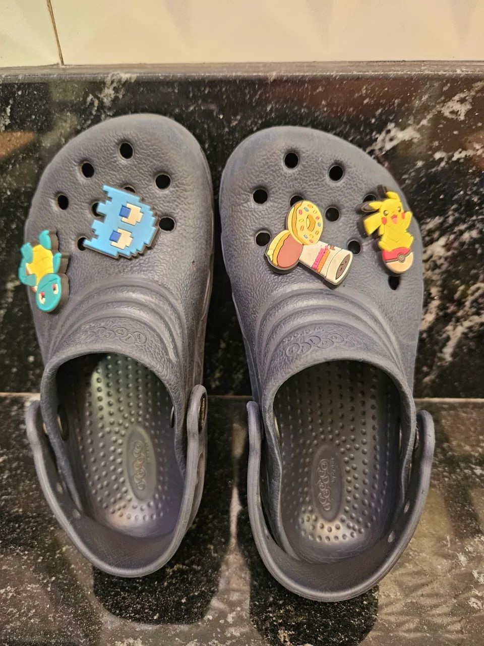 Lote 1 Crocs e 1 chuteira adidas Messi - Foto 3
