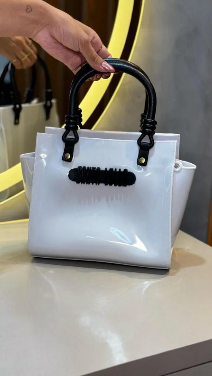Bolsa Feminina Santa Lolla - Elegância e Estilo!