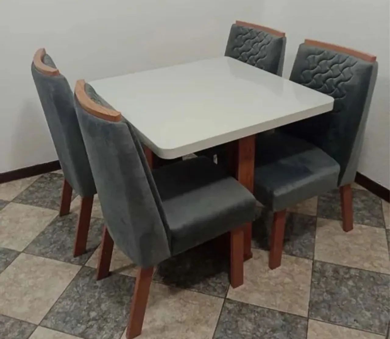 Mesa de Jantar com 4 Cadeiras julieta 100% MDF 