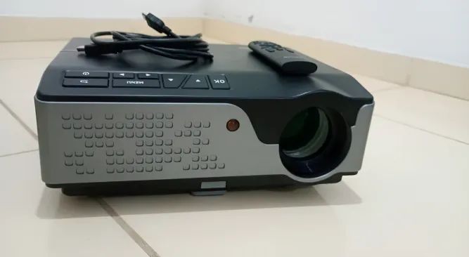 PROJETOR SMART SCREEN LINUX MULTI PJ004 - 4500 LUMENS