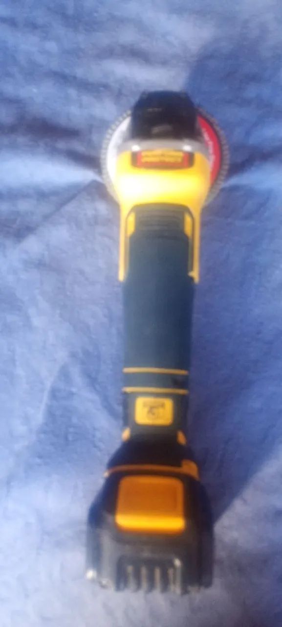 Esmerilhadeira de walt 64319606040194122