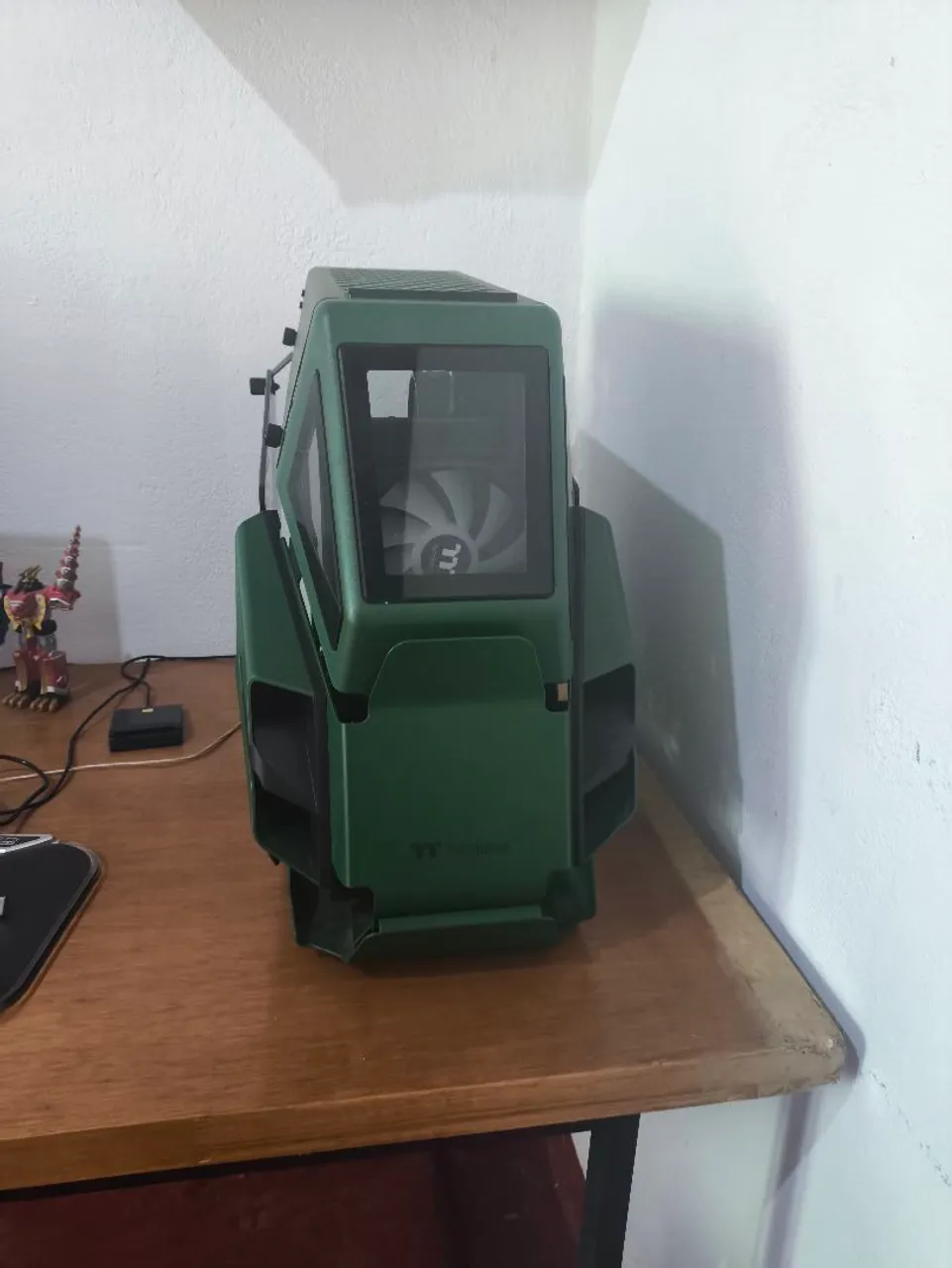 Gabinete Gamer Thermaltake - Design Arrojado e Desempenho Impecável!