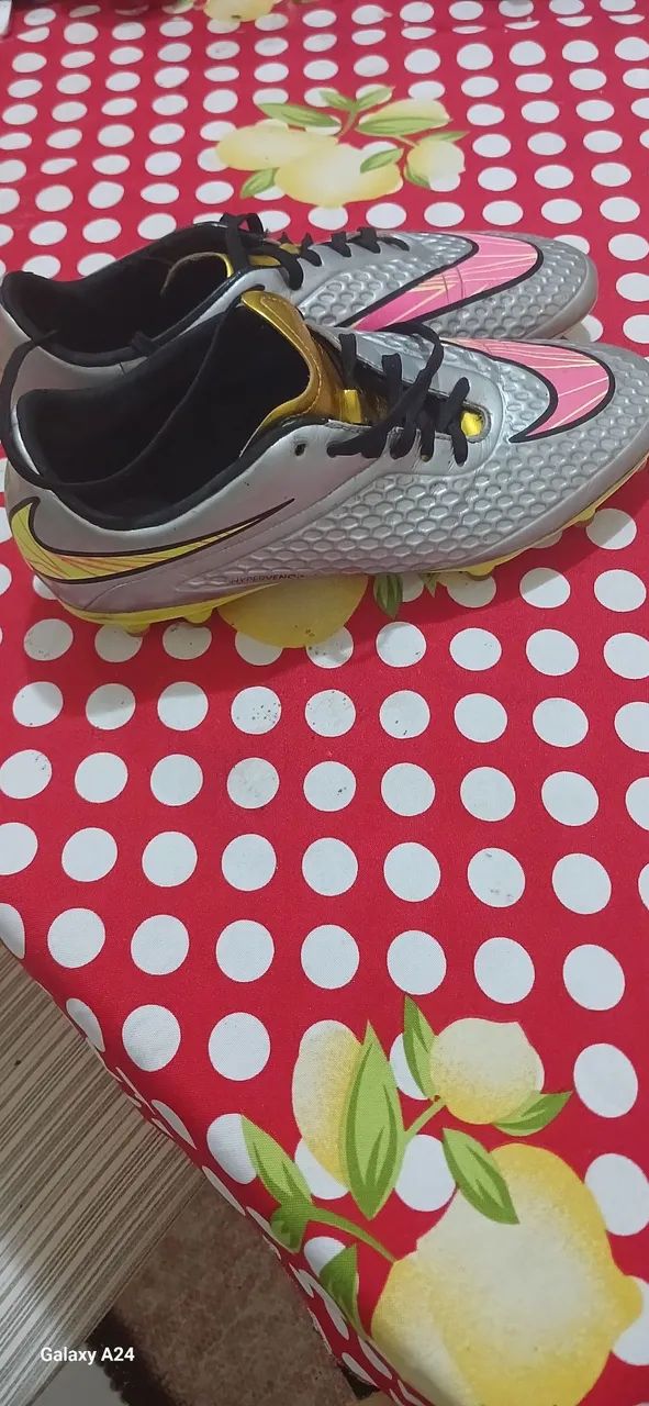 Chuteiras Nike Hypervenom Phantom - Tamanho 40