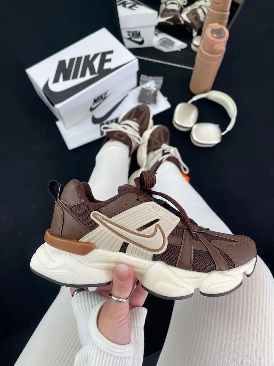 Tênis Nike V2K Run café coffe Premium - ?Dois tipos de Cadarço 