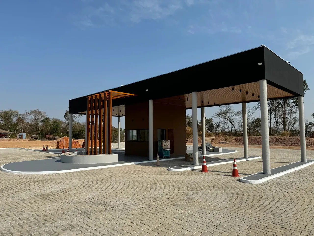 & Chácaras 2500m2 com acesso ao Rio Corumba próximo Brasília DF. &