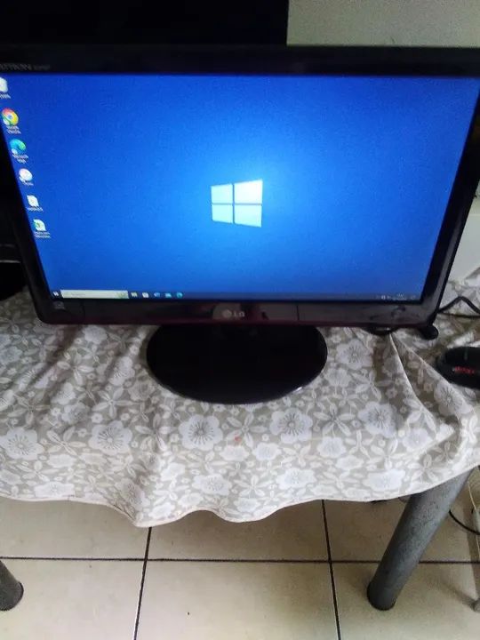 Monitor LED 20 polegadas LG.