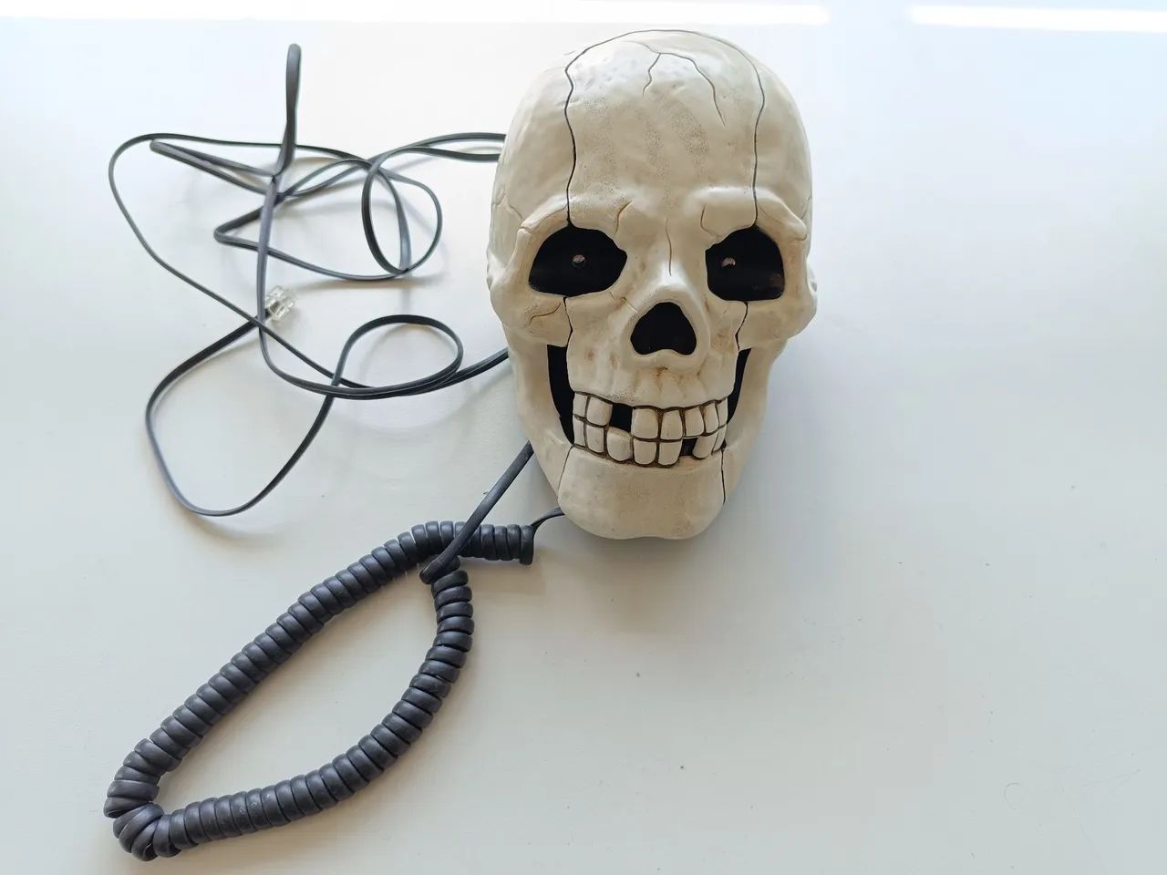Telefone de Caveira Com Fio Funcionando Perfeitamente