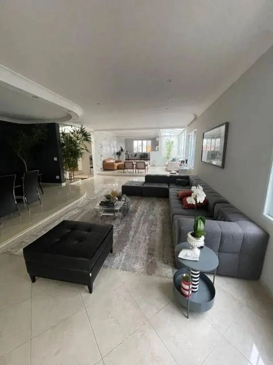 Casa para alugar em Santana de Parnaíba, Alphaville, com 5 quartos, com 570 m² - Foto 2