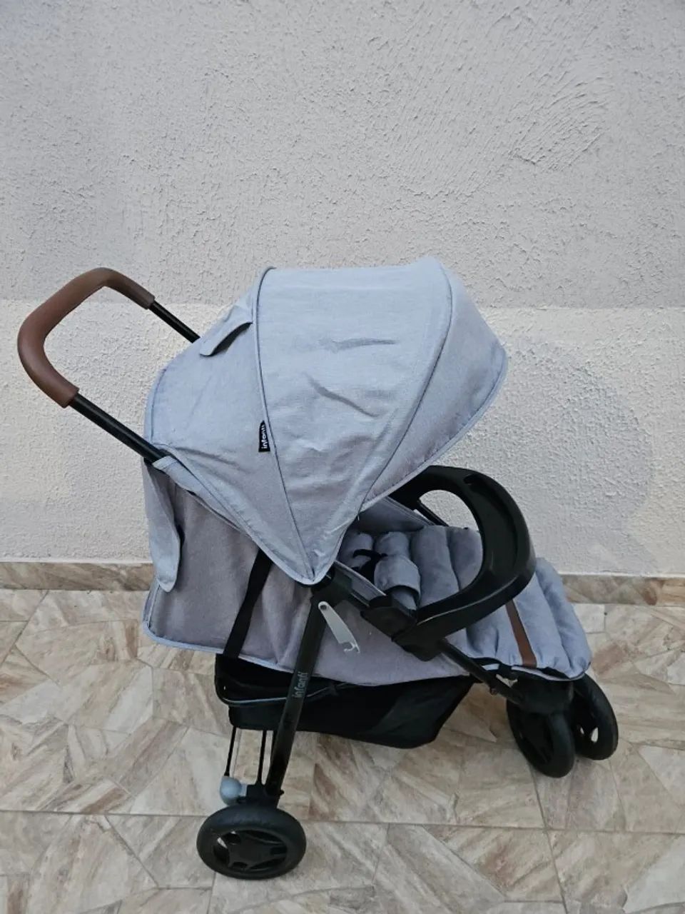 Carrinho de bebê Infanti Breeze + bebê conforto  - Foto 4