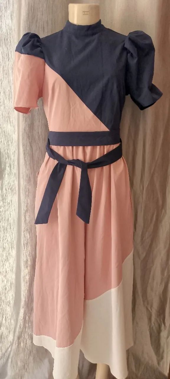 Vestido oriental tamanho M NOVO cor azul, rosa, e branco!