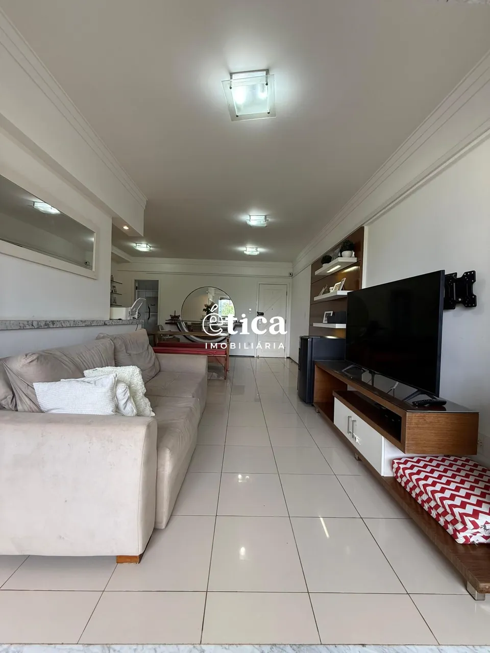Apartamento no Renascença, 3 quartos sendo 1 suite e 2 semi-suites, com 2 vagas