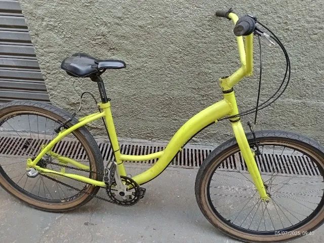Vendo bicicleta aro 26  com 3 marchas está para algum tempo  preciso vender logo