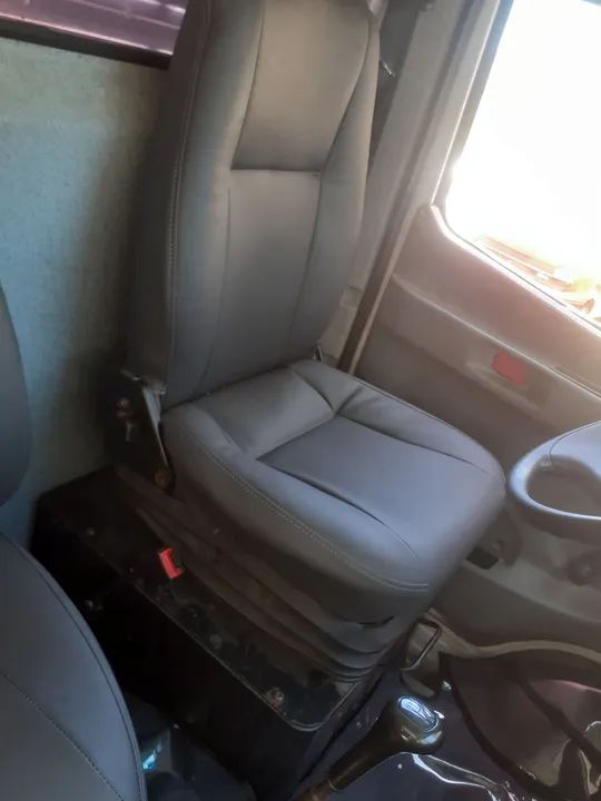 Reformamos estofados em geral WhatsApp *  - Foto 2