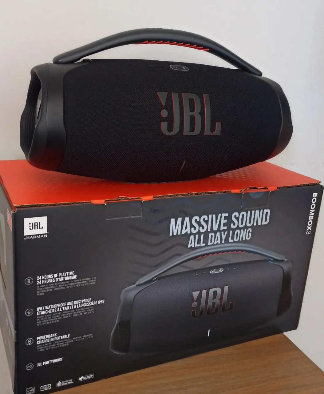 JBL Boombox 3 - Som potente e alta durabilidade