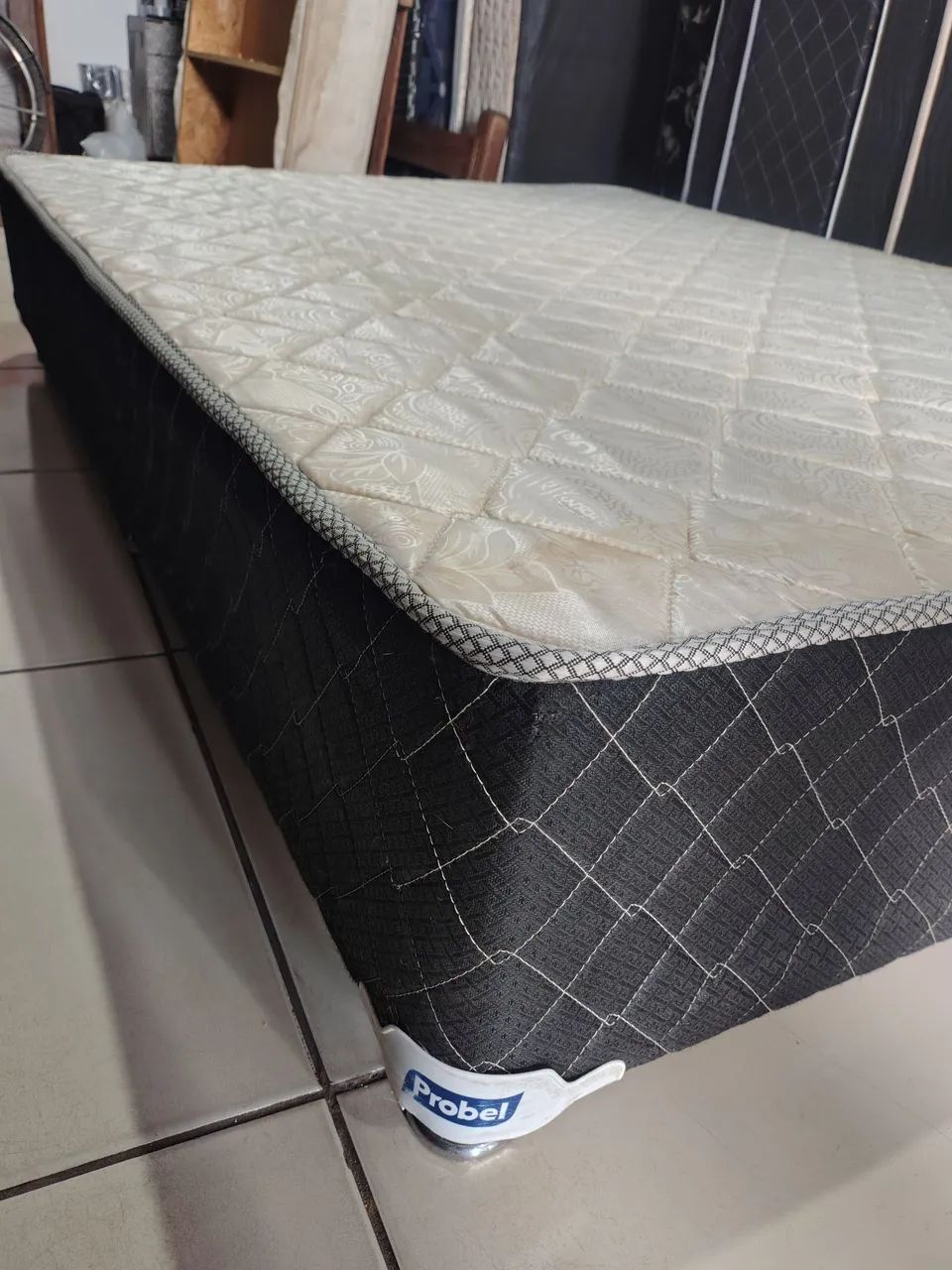 BASE DE CAMA CASAL SEMI NOVA R$300 ENTREGA GRÁTIS  - Foto 3