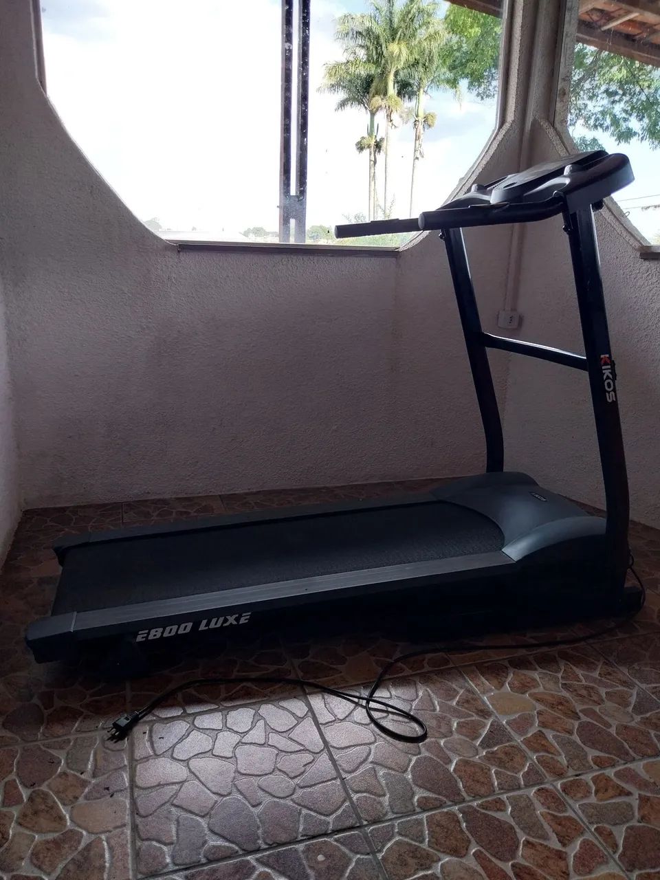 Esteira Ergométrica Kikos E800 Luxe - Dobrável, Super Conservada e Quase Não Utilizada - Foto 3