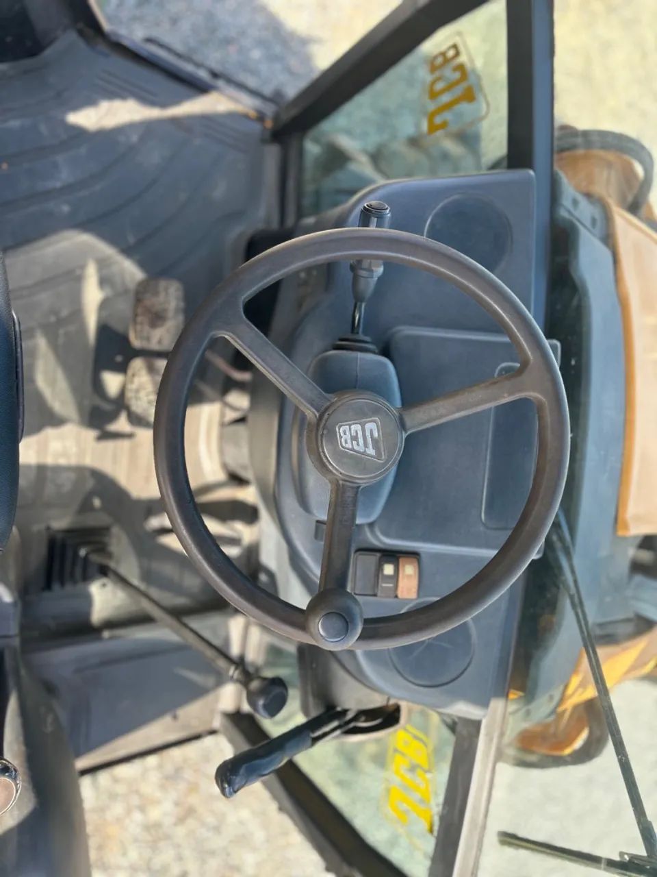 Retroescavadeira JCB 3c 2013  - Foto 5