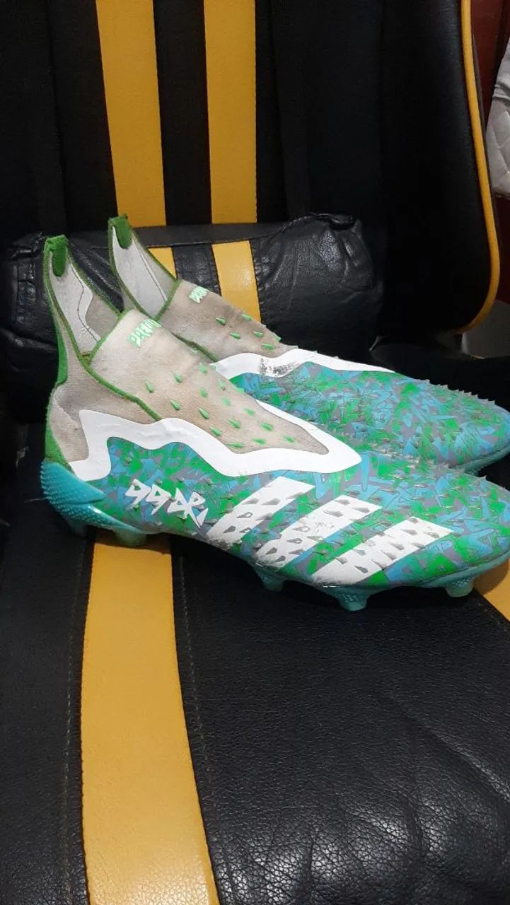 Chuteiras Adidas Predator - Foto 2