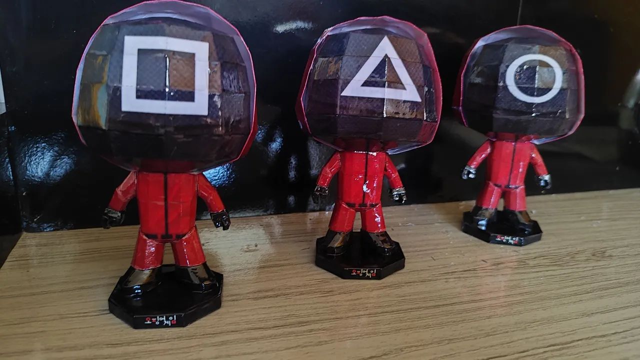 Boneco Funko Round 6 Squid game papercraft  - Foto 4