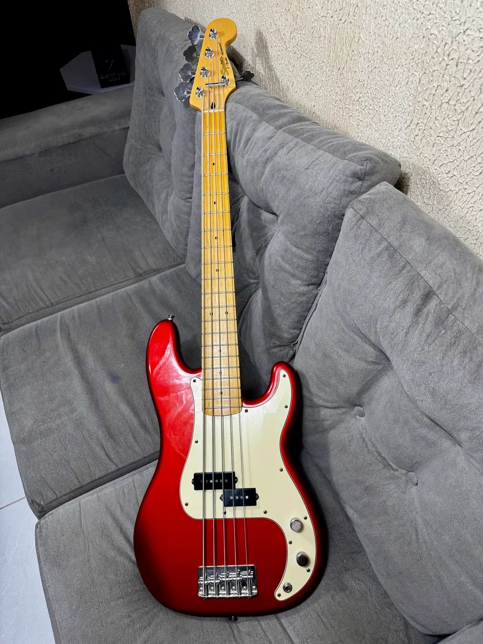 Baixo Squier fender Precision Modified 5 cordas raro candy red 