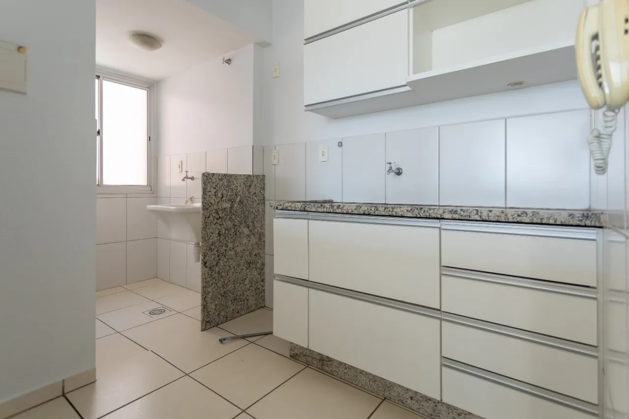 Apartamento com 2 quartos, 52 mt² no Negrão de Lima em Goiânia-GO