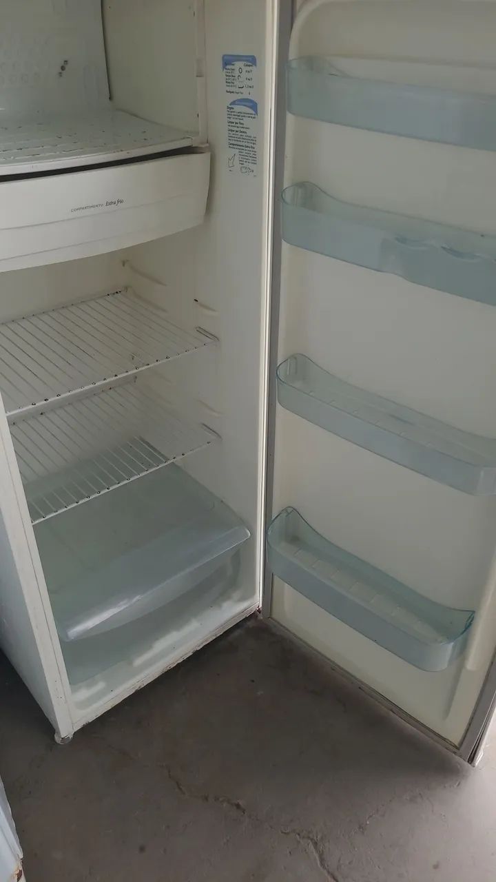 Refrigerador Eletrolux 239L - Foto 2