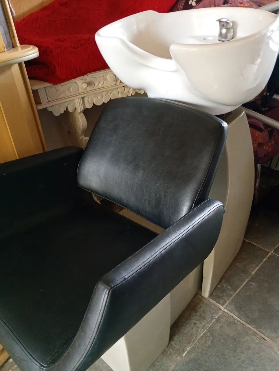 LAVATÓRIO COM CADEIRA  - Foto 2