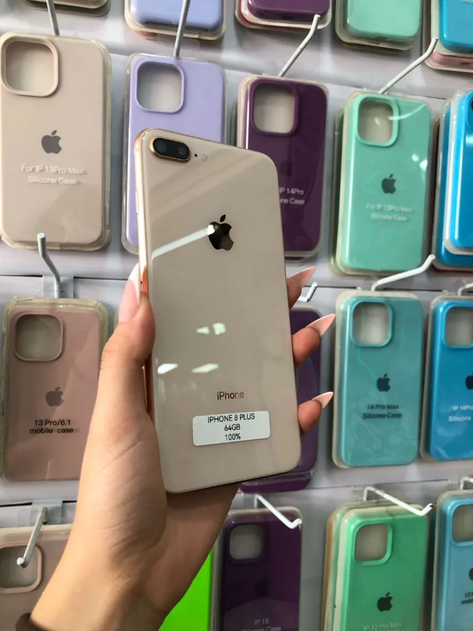 IPHONE 8 PLUS 