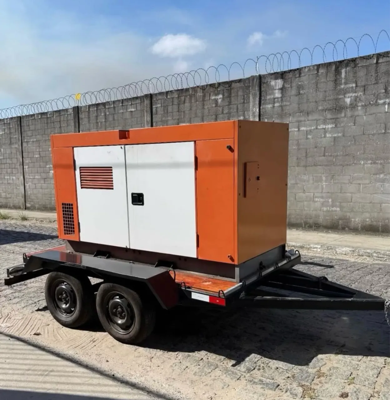 GERADOR 30 KVA DIESEL CABINADO