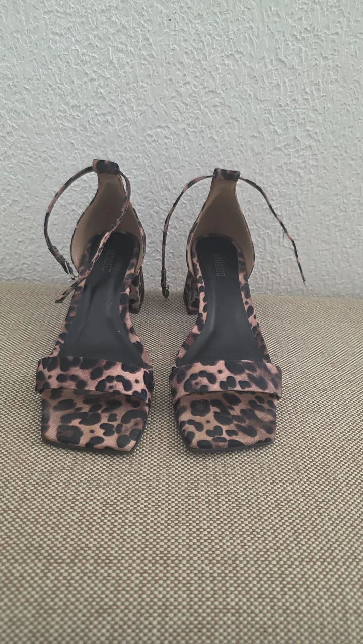 Sandália Animal Print - Salto Bloco