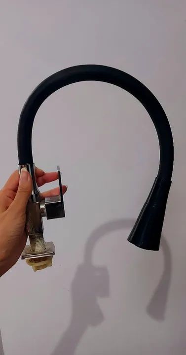 Torneira de Cozinha com Design Moderno - Foto 3