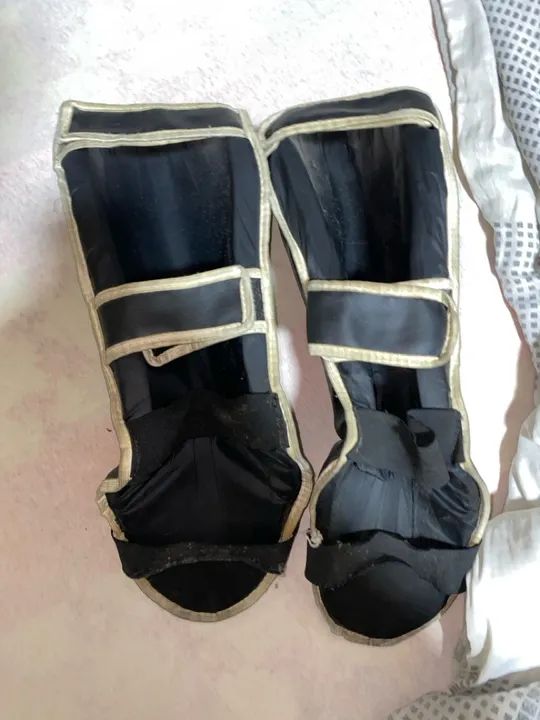 Caneleiras de Muay Thai marca Punch