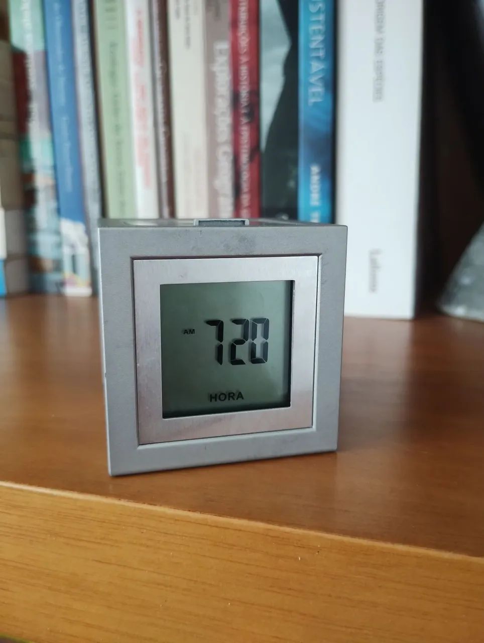 Relógio digital para mesa