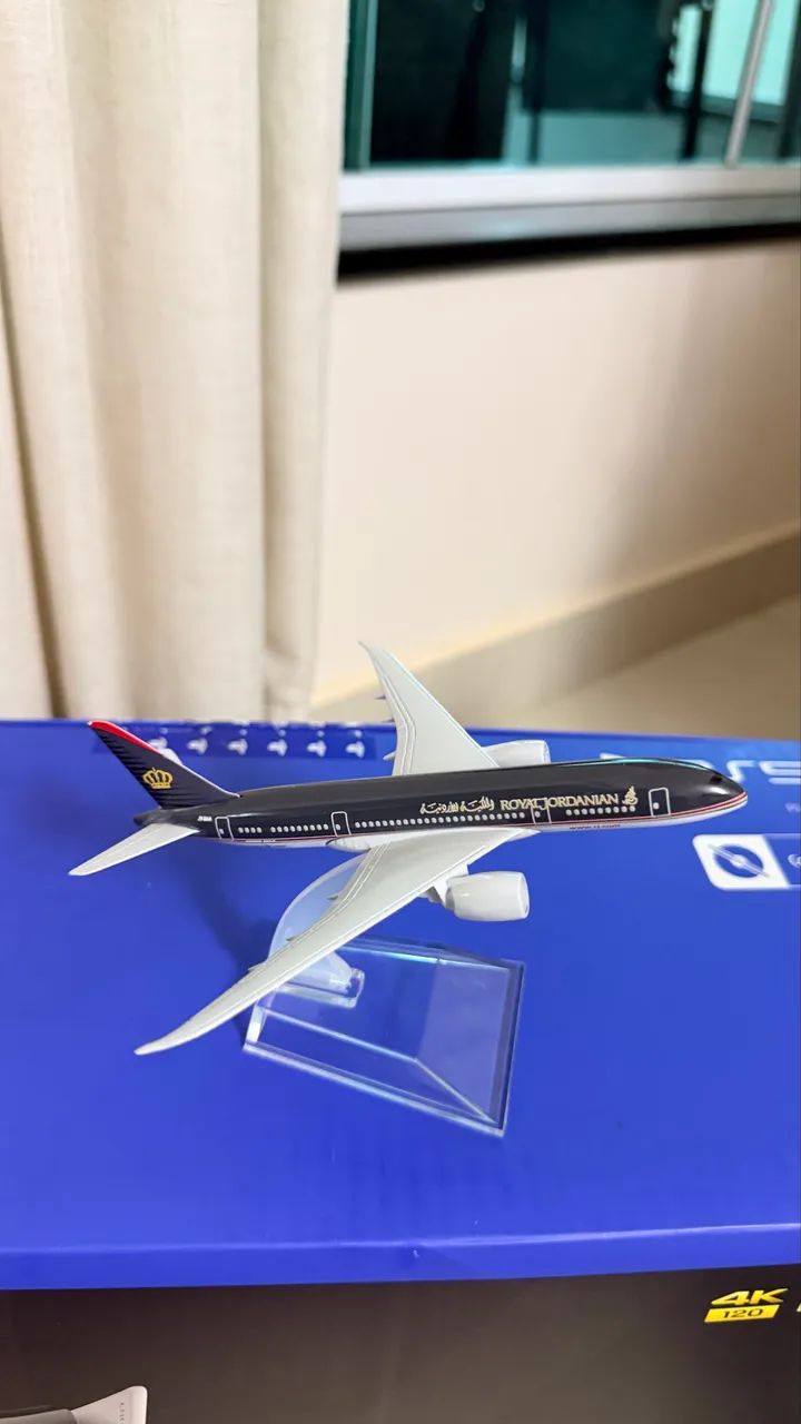 Miniatura de avião Royal Jordanian 1/500