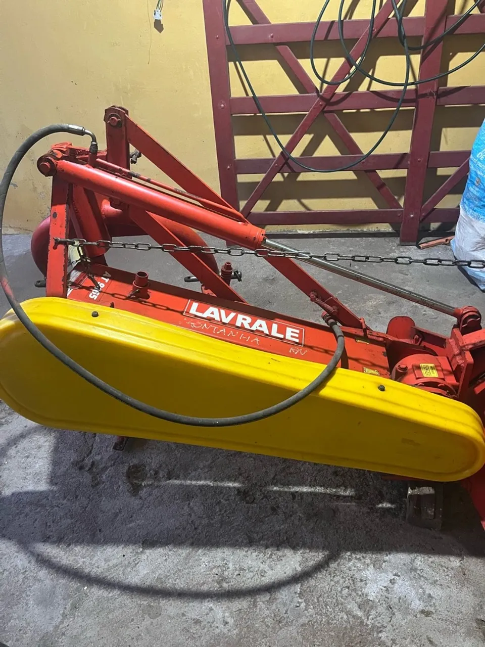 Implemento para corte de feno