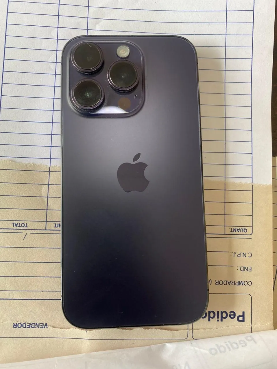 Celular zero, nunca foi aberto, funcionando perfeitamente, possui nota fiscal 