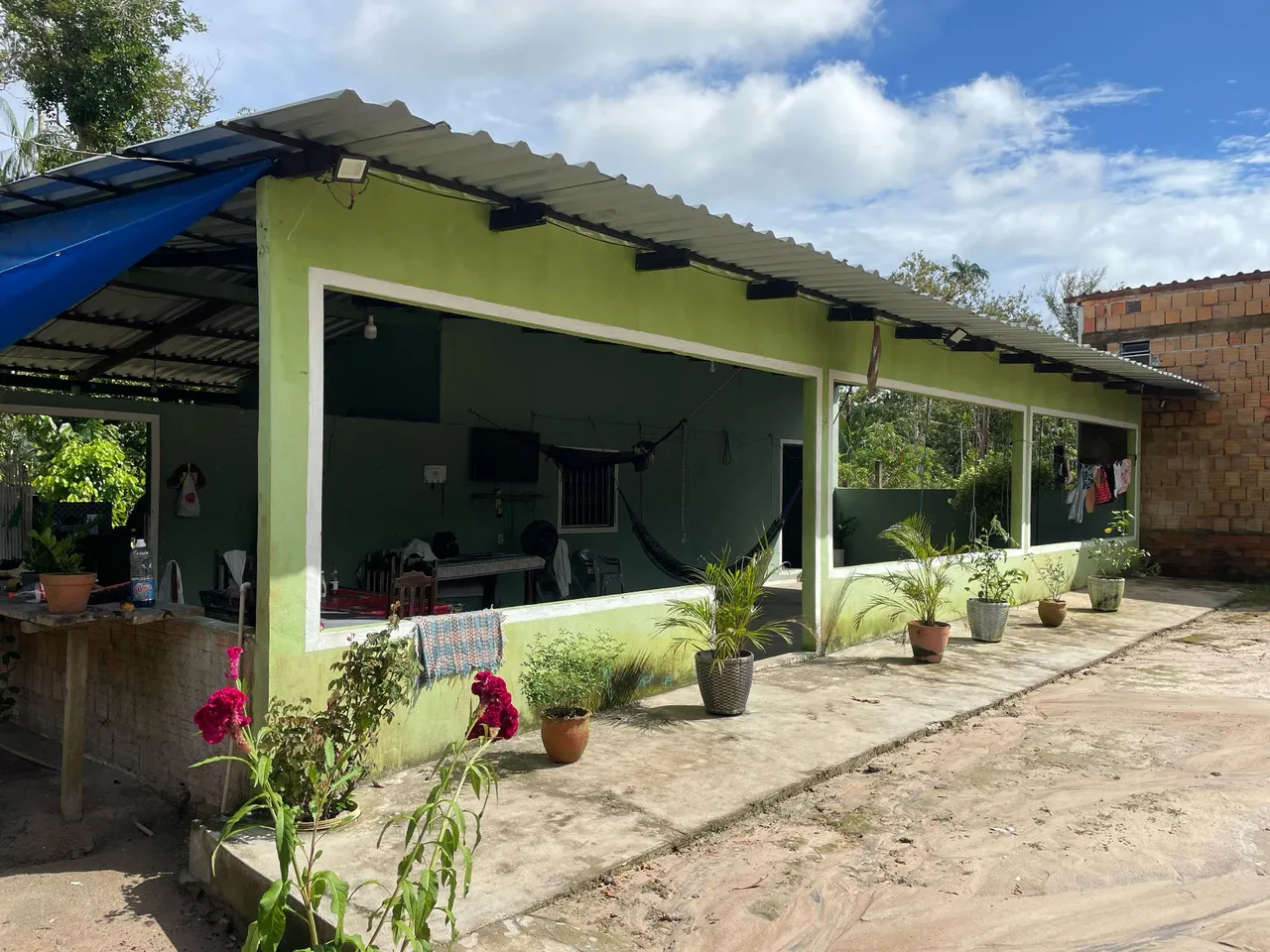 Chácara com igarapé localizado no km 26 de Iranduba