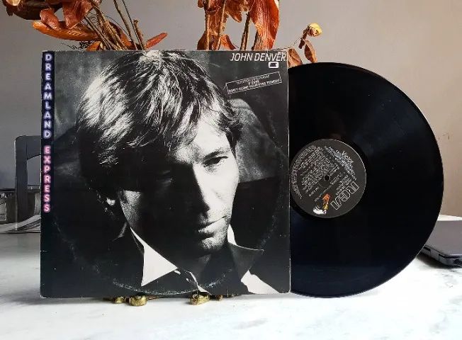 LP Vinil - John Denver - Dreamland Express - 1985 - c/ encartes