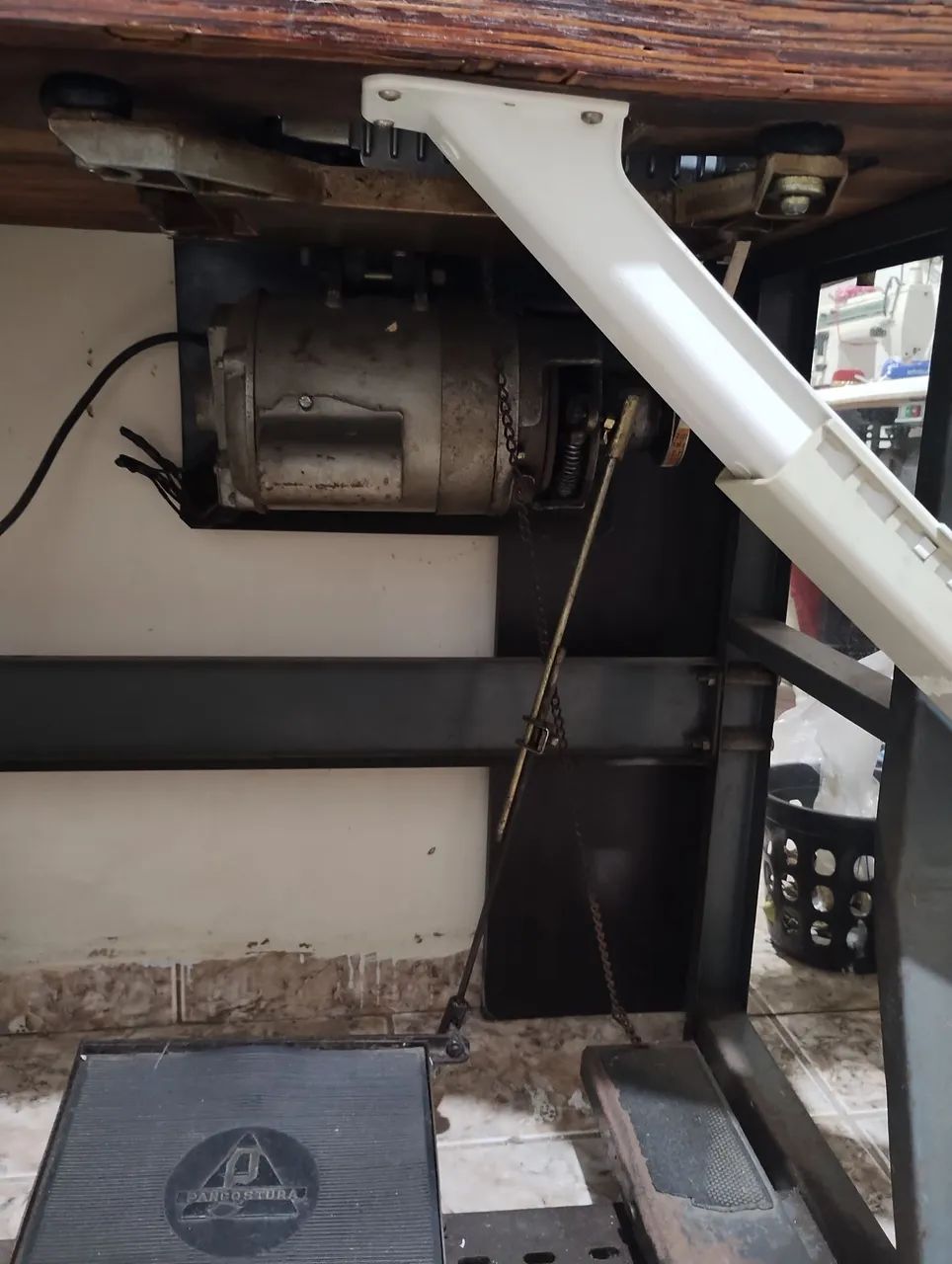 Máquina de Costura Overlock Siruba 737D - Foto 2