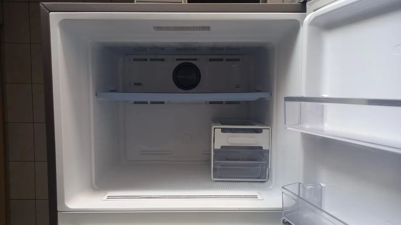 Geladeira $ 2.000,00 Samsung Frost Free,  inox 453 litros  - Foto 4